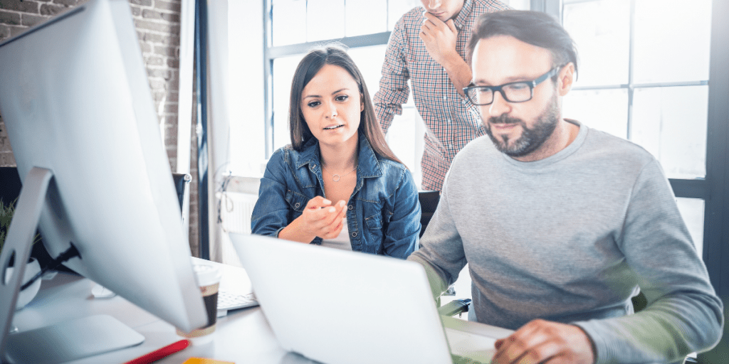 5-Ways-to-Use-PowerApps-in-Your-Business-1 using an powerapp for work
